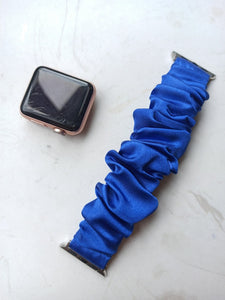 Brooke Fitbit Versa 3 & Fitbit Sense Scrunchie Band